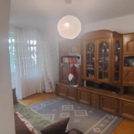 Apartament cu 3 camere decomandat în Tineretului