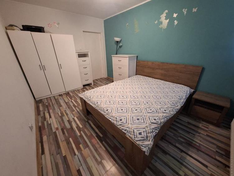 Apartament cu 3 camere semidecomandat în Câmpia Libertății