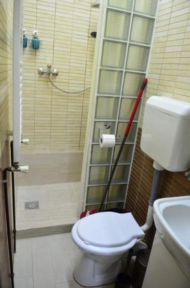 Garsonieră decomandată, mobilată în Romană
