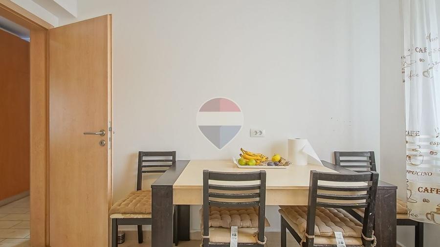 Apartament cu 2 camere decomandat în Tractorul