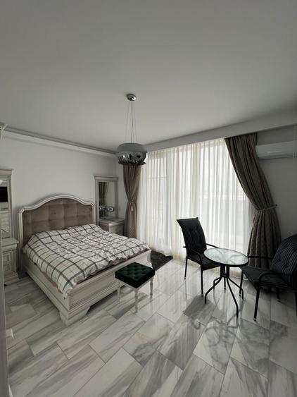 Penthouse cu 3 camere decomandat, mobilat în Mamaia