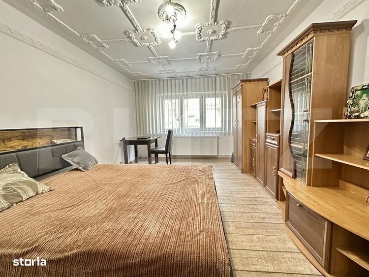 Apartament cu 4 camere decomandat în Lipovei
