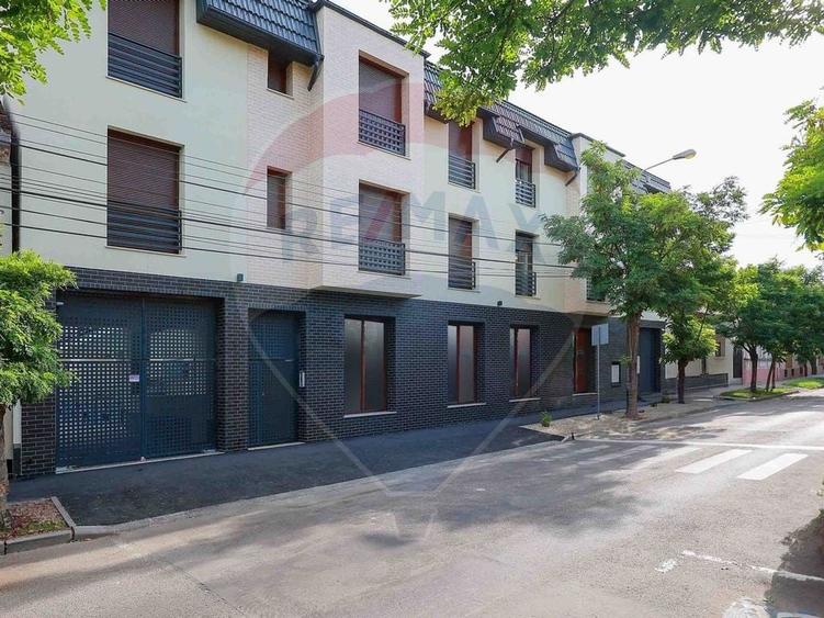 Spațiu comercial open space de vânzare, 102 mp, ultracentral, Oradea - 1