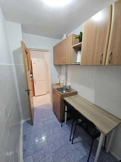 Apartament cu 2 camere decomandat, mobilat în Brâncoveanu