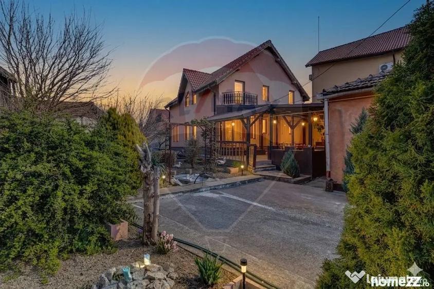 Casă cu 7 camere cu Teren 777 Mp în Ultracentral