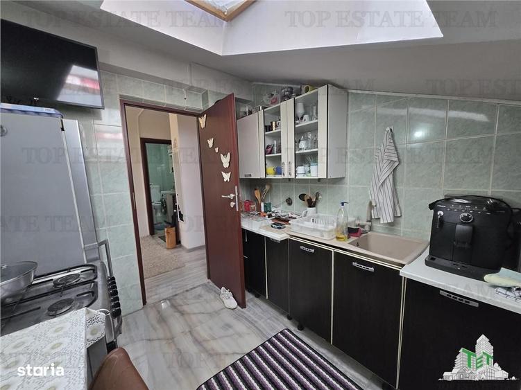 Apartament cu 3 camere decomandat în Valea Oltului