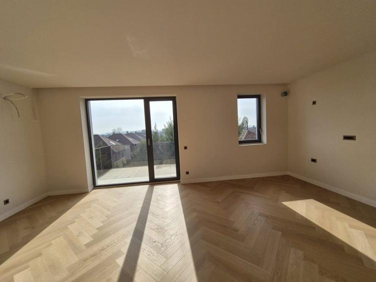 Apartament cu 3 camere decomandat în Voluntari