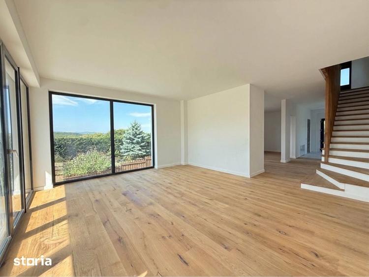Casă cu 5 camere cu Teren 283 Mp în Făget