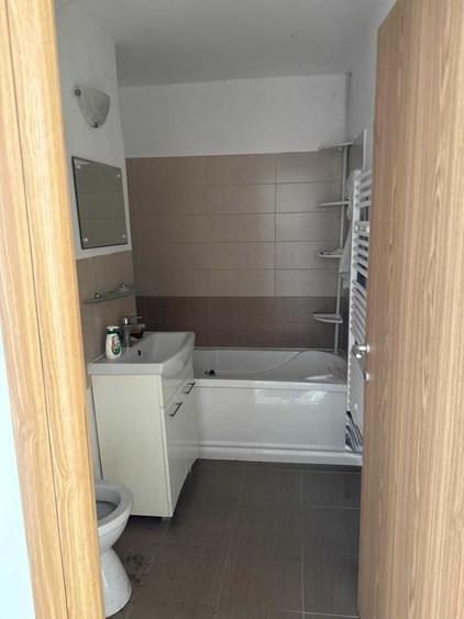 Apartament 4 camere de vanzare - Beclean - 9