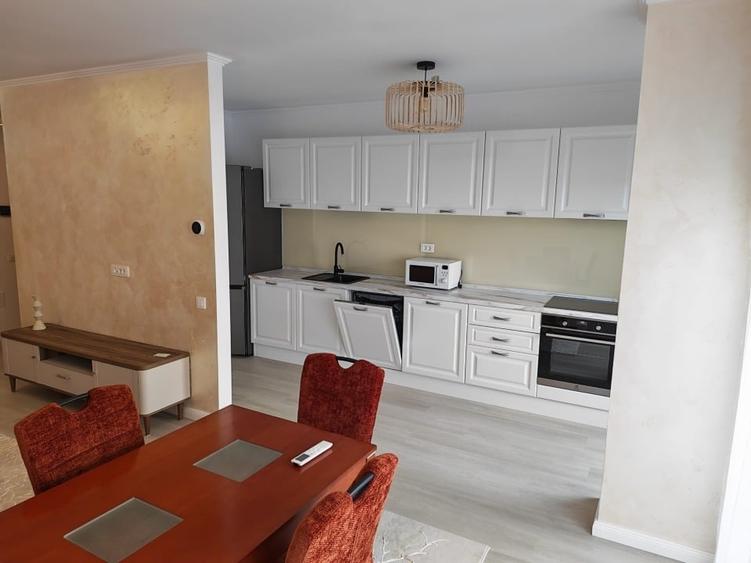Apartament cu 2 camere decomandat, mobilat în Iris