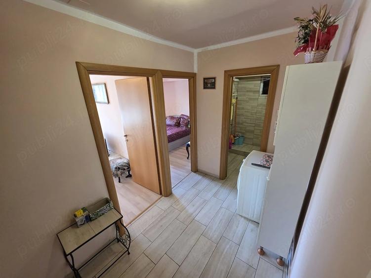 Apartament cu 3 camere decomandat în Colentina