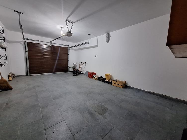 Apartament decomandat, etajul 1, garaj individual, strada Stejarului - 9