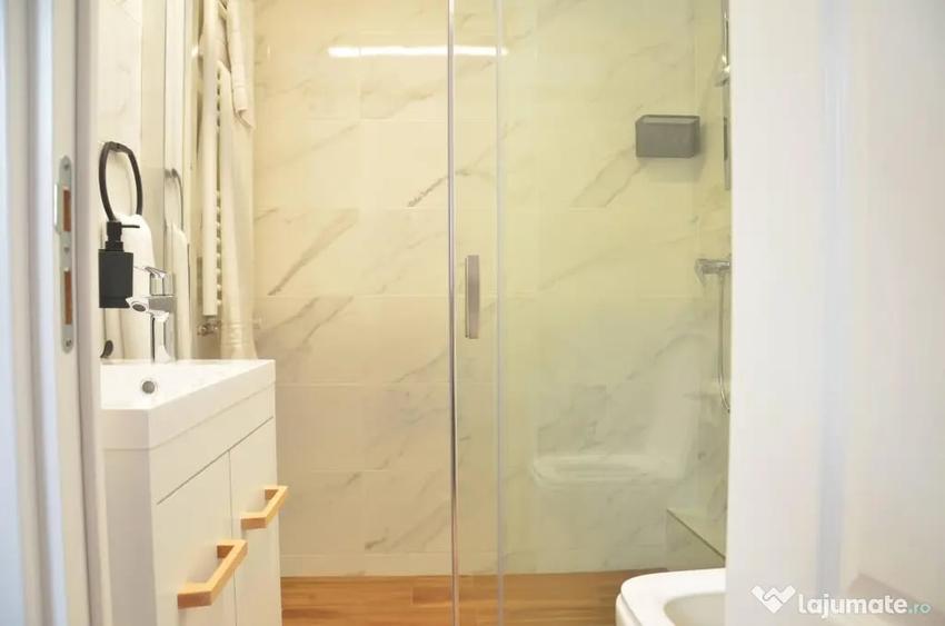 Apartament cu 3 camere decomandat în Găvana