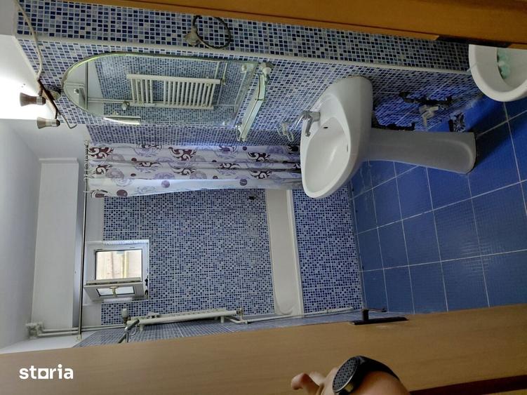 Apartament cu 3 camere decomandat în Rahova