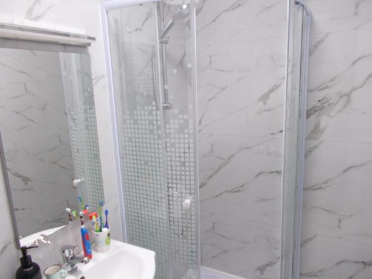 Casă individuală cu 4 camere cu Teren 600 Mp în Bacova