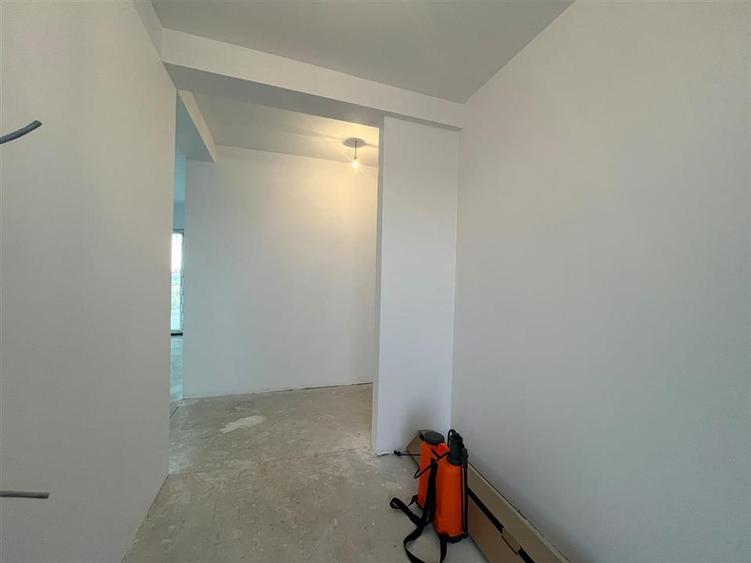 Casă cu 4 camere cu Teren 471 Mp în Cihei