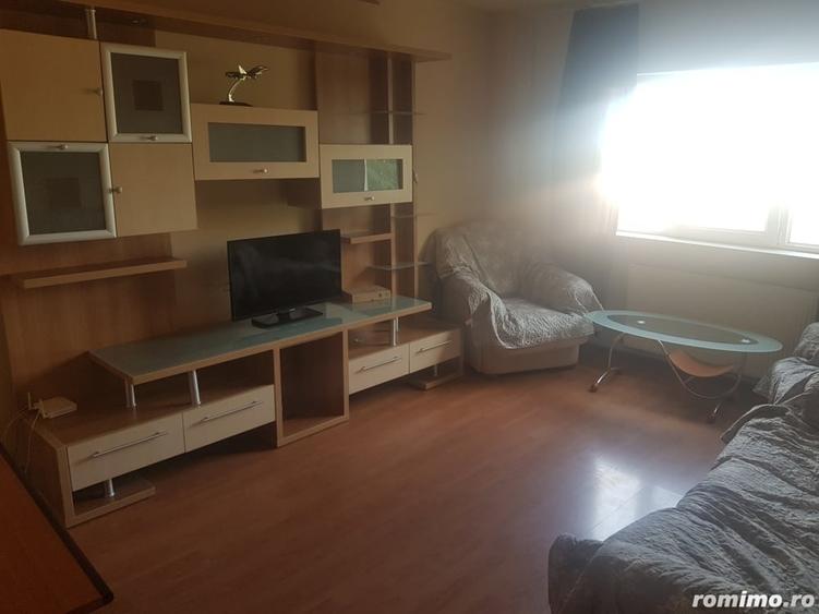 Apartament cu 3 camere decomandat în Traian