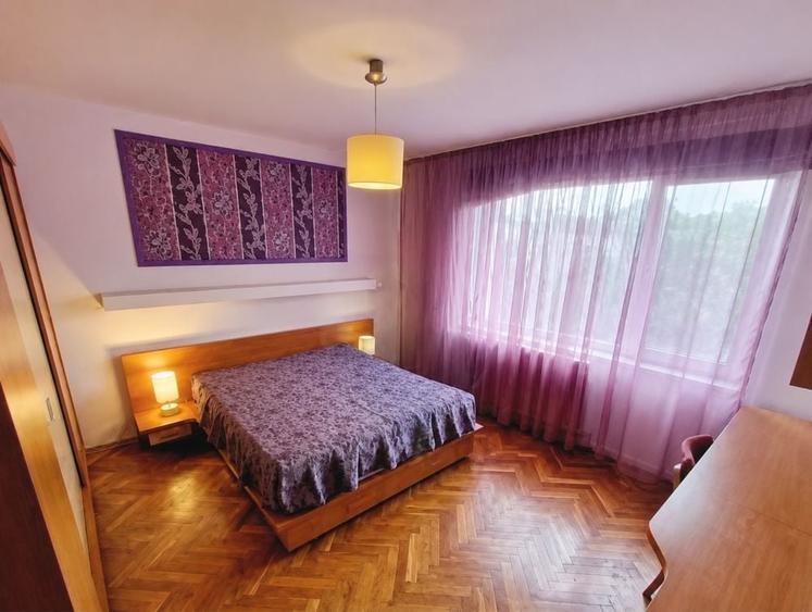 Apartament cu 3 camere decomandat în Exterior Vest