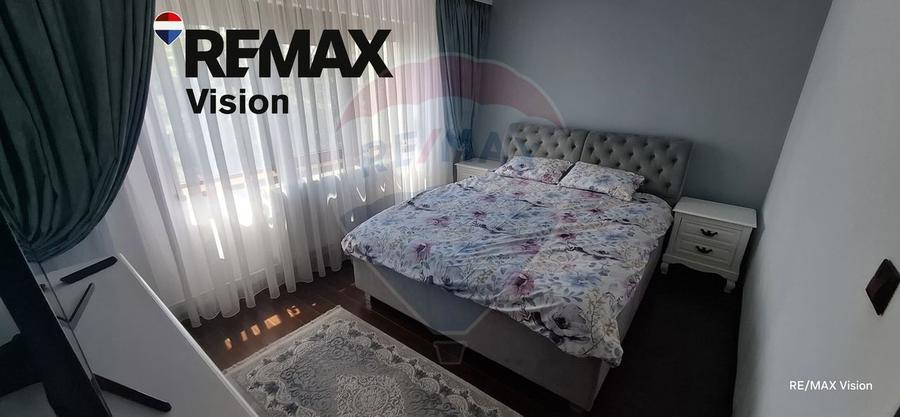 Apartament cu 3 camere semidecomandat în Rovine