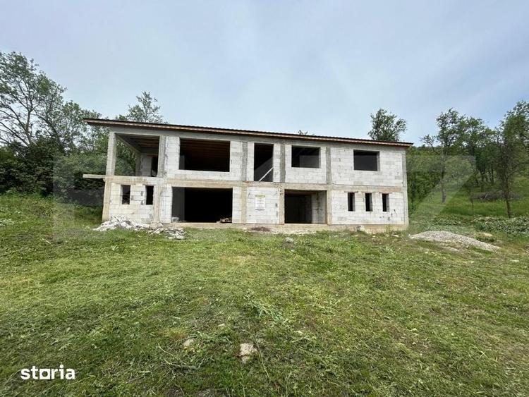 Casă cu 8 camere cu Teren 8700 Mp în Mintiu Gherlii