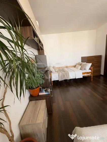 Apartament cu 3 camere decomandat în Drumul Taberei