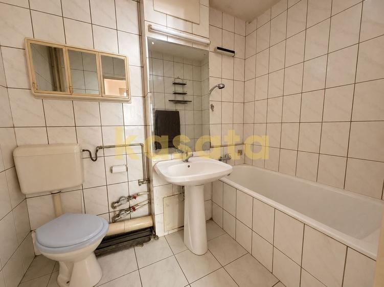 Apartament cu 3 camere decomandat în Vitan