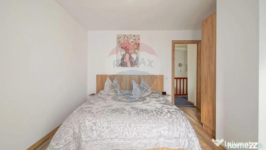 Casă cu 8 camere cu Teren 485 Mp în Central
