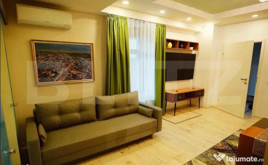 Apartament cu 4 camere decomandat, mobilat în Central