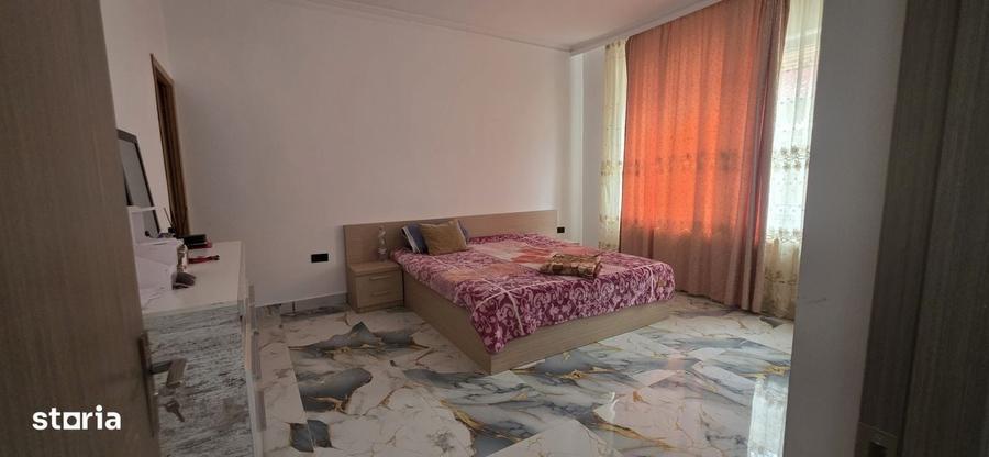 Casă cu 3 camere cu Teren 141 Mp în Central