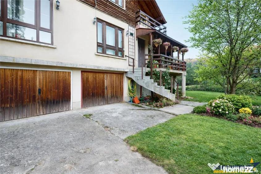Casă cu 8 camere cu Teren 1000 Mp în Bran
