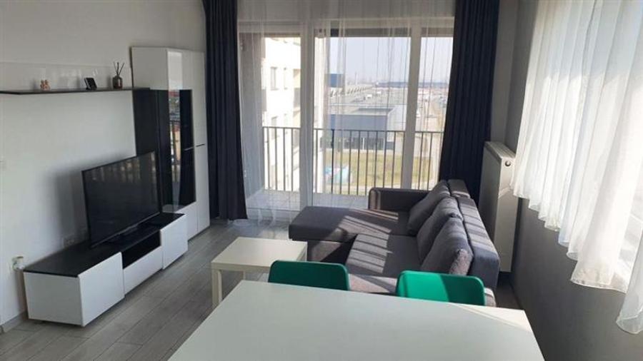 Apartament cu 2 camere decomandat, mobilat în Tractorul
