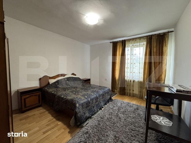 Casă cu 7 camere cu Teren 230 Mp în Siloz