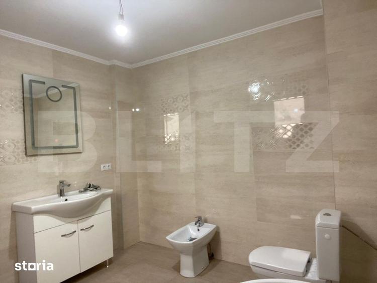 Casă cu 5 camere cu Teren 7100 Mp în Salva