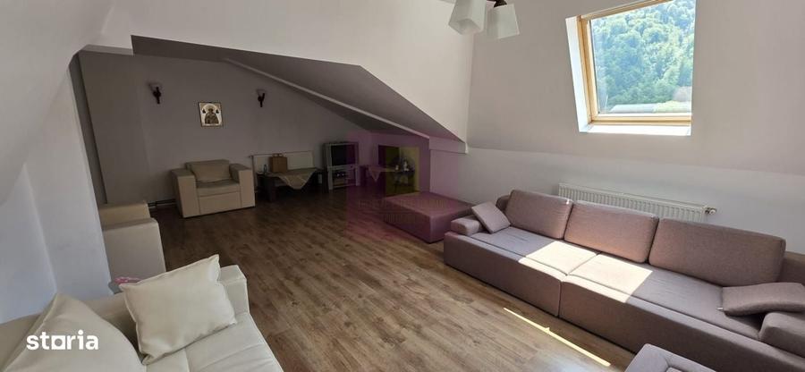 Casă cu 4 camere în Castelul Peleș