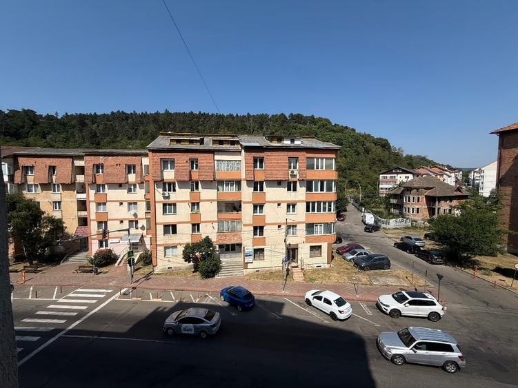Garsonieră decomandată în Dărmănești