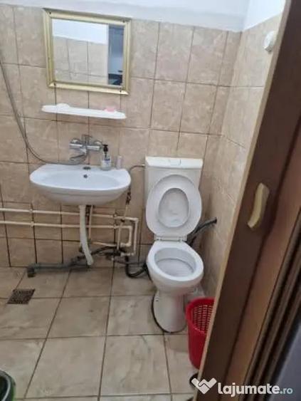 Garsonieră decomandată în Traian