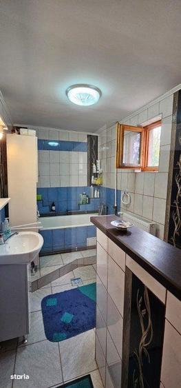 Casă cu 6 camere cu Teren 3000 Mp în Central