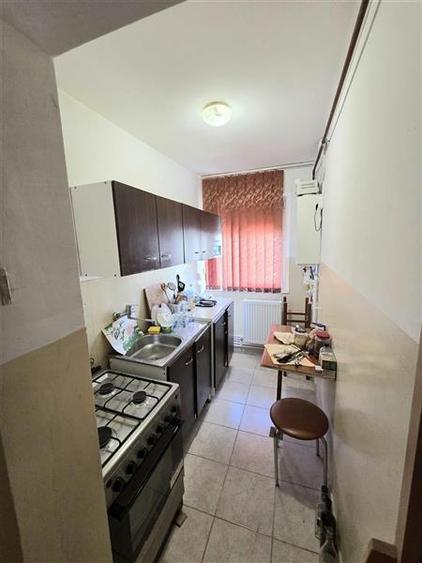 Apartament 3 Camere, Decomandat, Zona Km 4-5 - 12