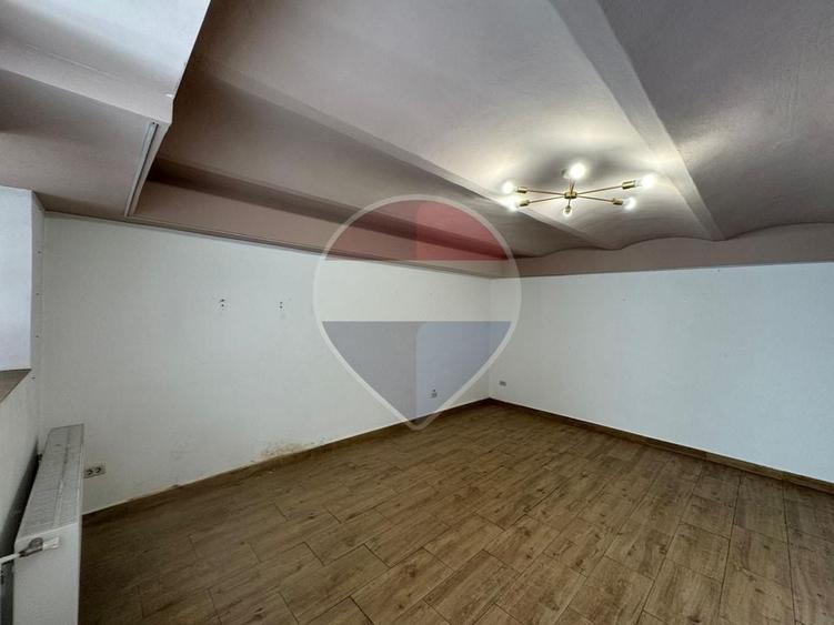 Spațiu comercial, de 73 mp, în Central