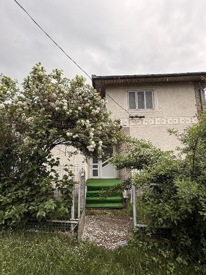 Casă individuală cu 3 camere cu Garaj în Poiana Teiului