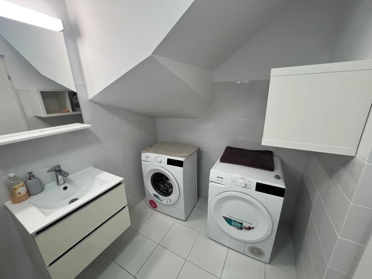 Duplex cu 4 camere cu Canalizare în Domnești
