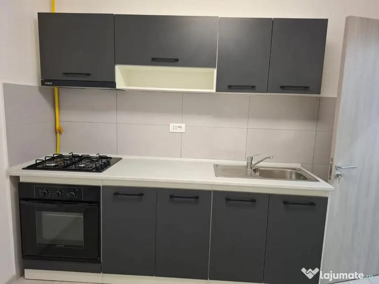 Garsonieră decomandată în Central