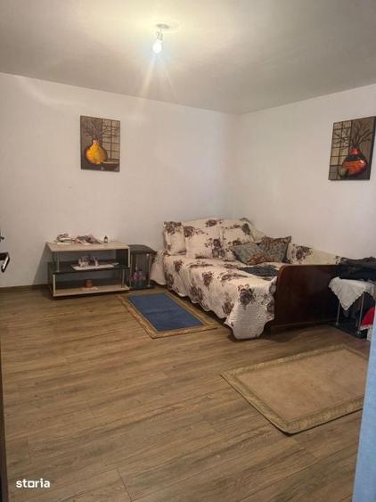Casă cu 4 camere în Vârvor