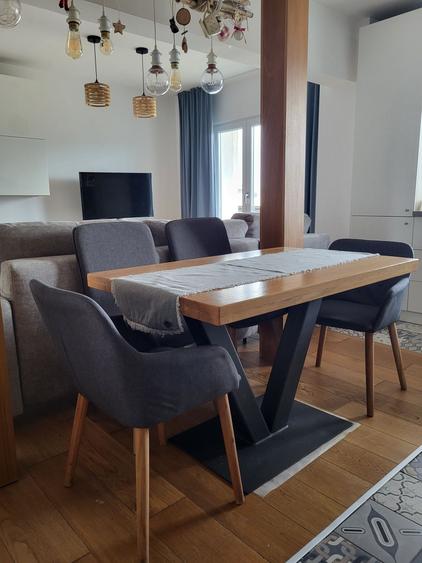 Apartament cu 3 camere decomandat în Exterior Vest