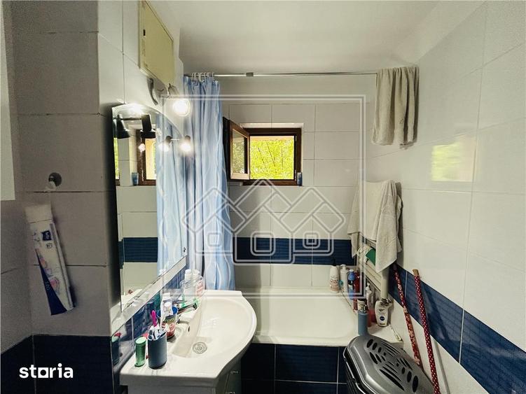 Apartament cu 2 camere decomandat în Calea Dumbrăvii