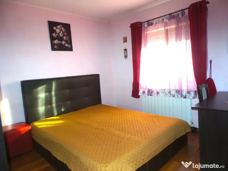 Apartament cu 6 camere decomandat în Central