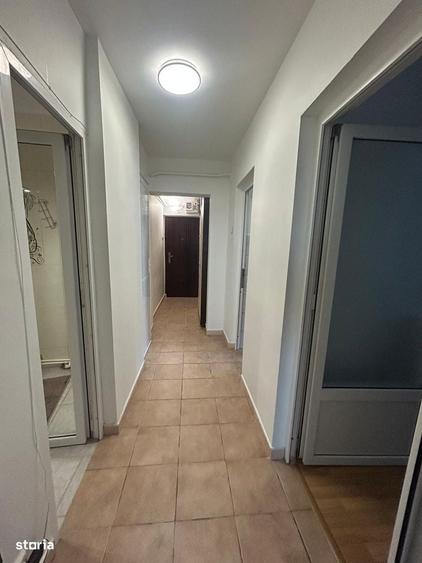 Apartament cu 2 camere decomandat în Hala Centrală