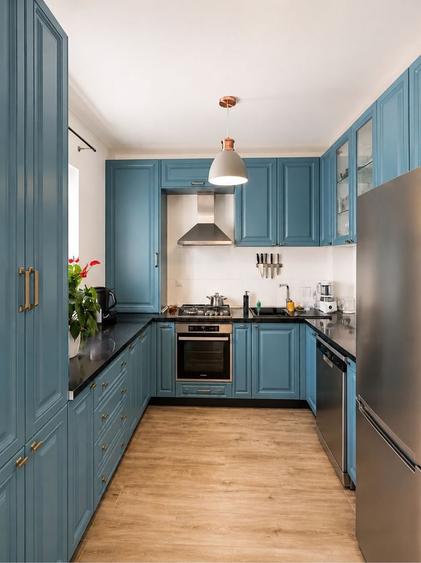 Apartament cu 3 camere decomandat în Chinteni