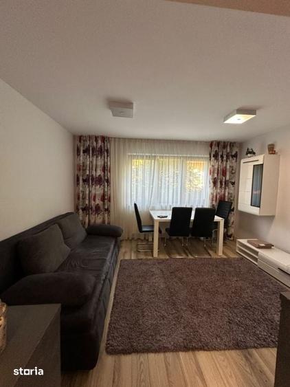 Apartament cu 4 camere decomandat în Valea Roșie