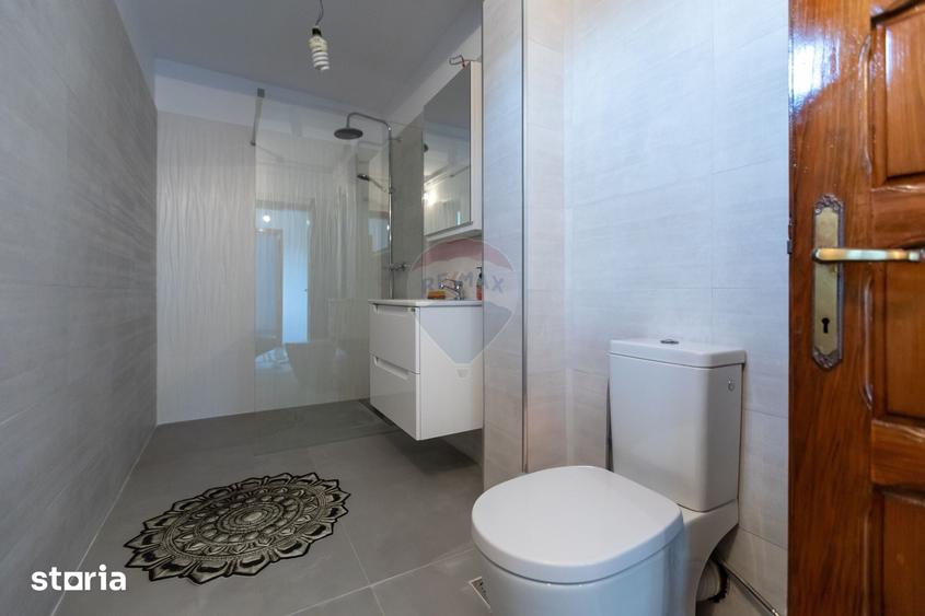 Casă cu 6 camere cu Teren 1710 Mp în Central